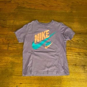 Nike logo print tee shirt. Size Youth Medium.